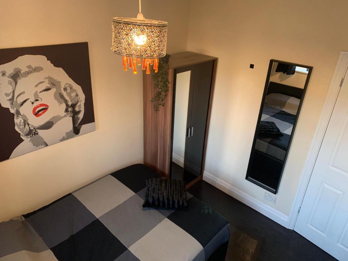 Beddington Park Lodge West ウォリントン エクステリア 写真