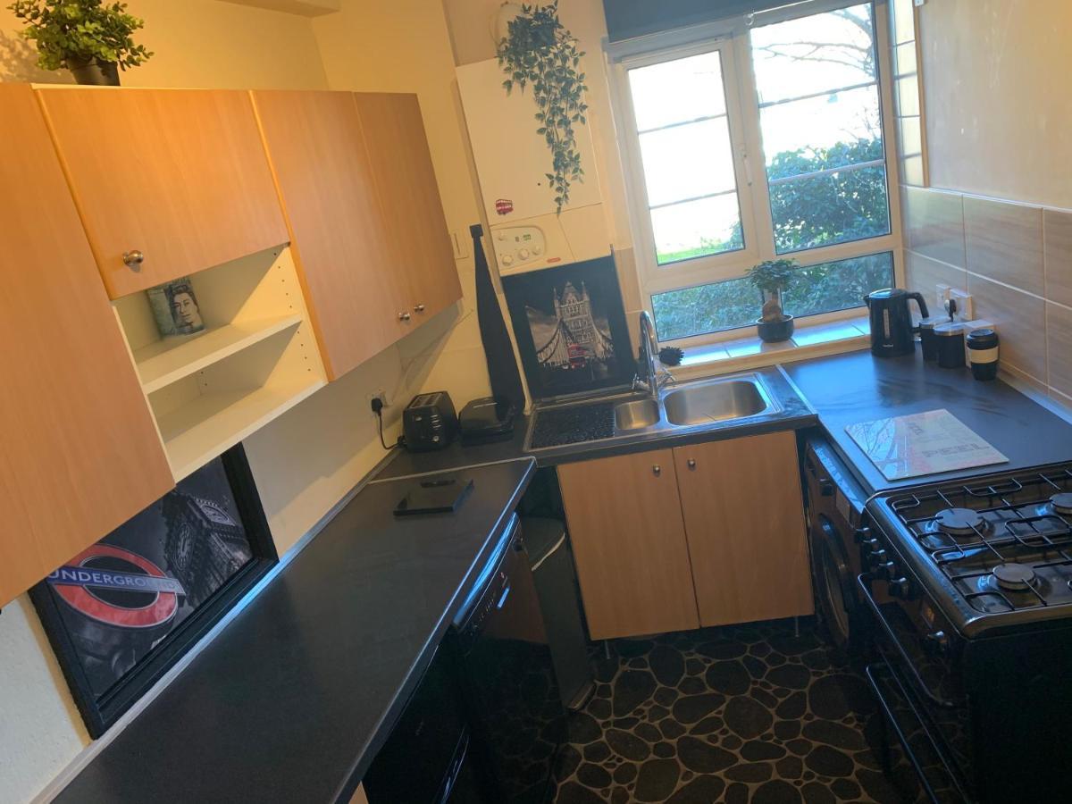 Beddington Park Lodge West ウォリントン エクステリア 写真