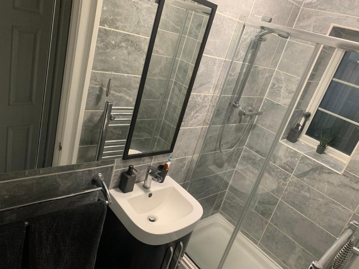 Beddington Park Lodge West ウォリントン エクステリア 写真