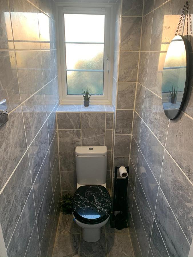Beddington Park Lodge West ウォリントン エクステリア 写真